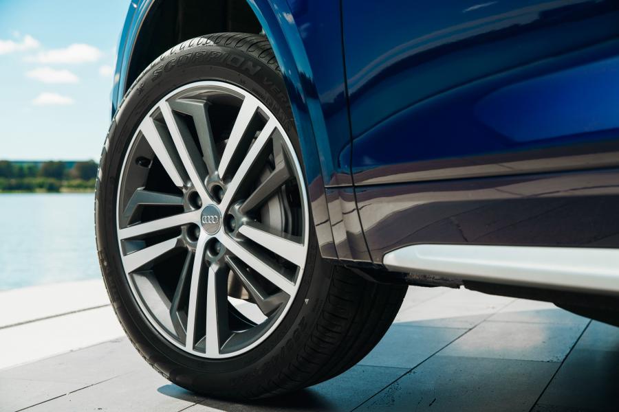 Колеса Audi Q5 2.0 TDI Quattro 2017 года  (AU) (фото 9 из 40)